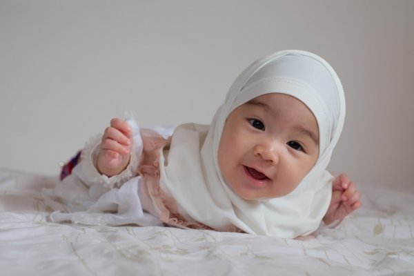 rangkaian nama bayi perempuan islami yang cantik
