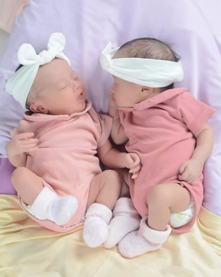 Nama Bayi Kembar Perempuan Islami